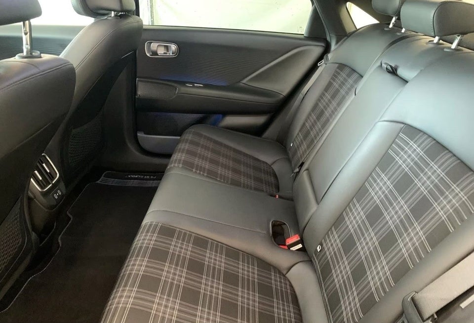 Hyundai Ioniq 6 77 First Edition AWD 4d