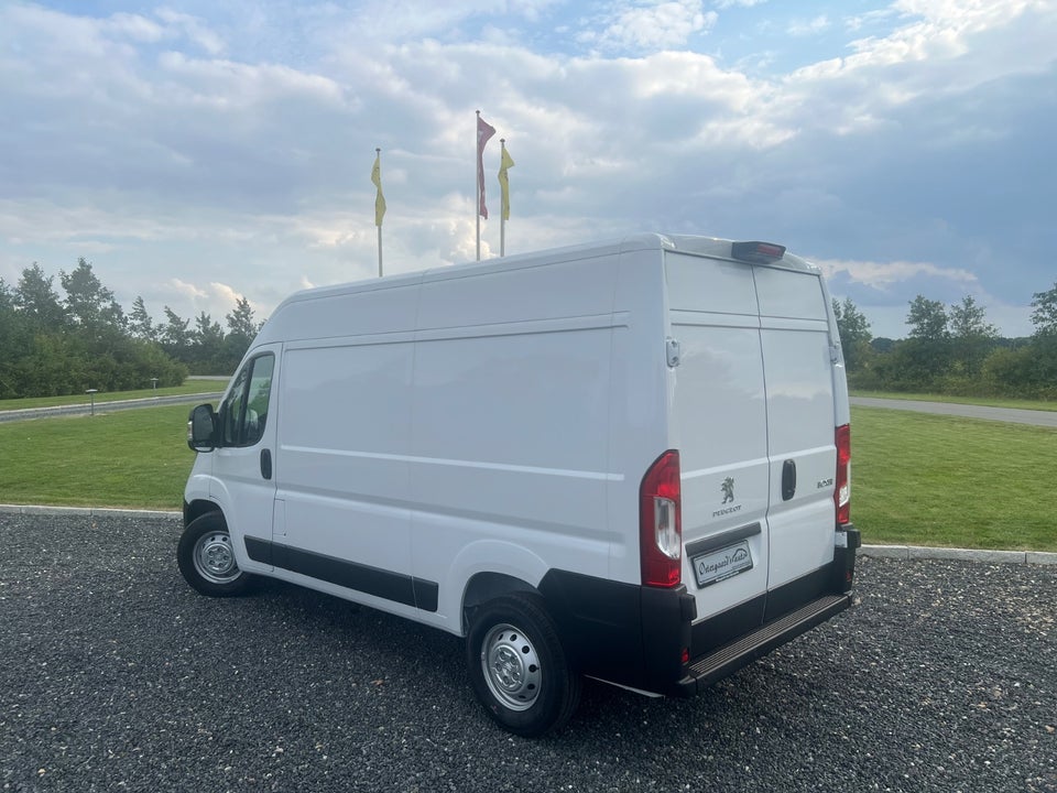 Peugeot Boxer 435 2,2 BlueHDi 165 L2H2 Premium