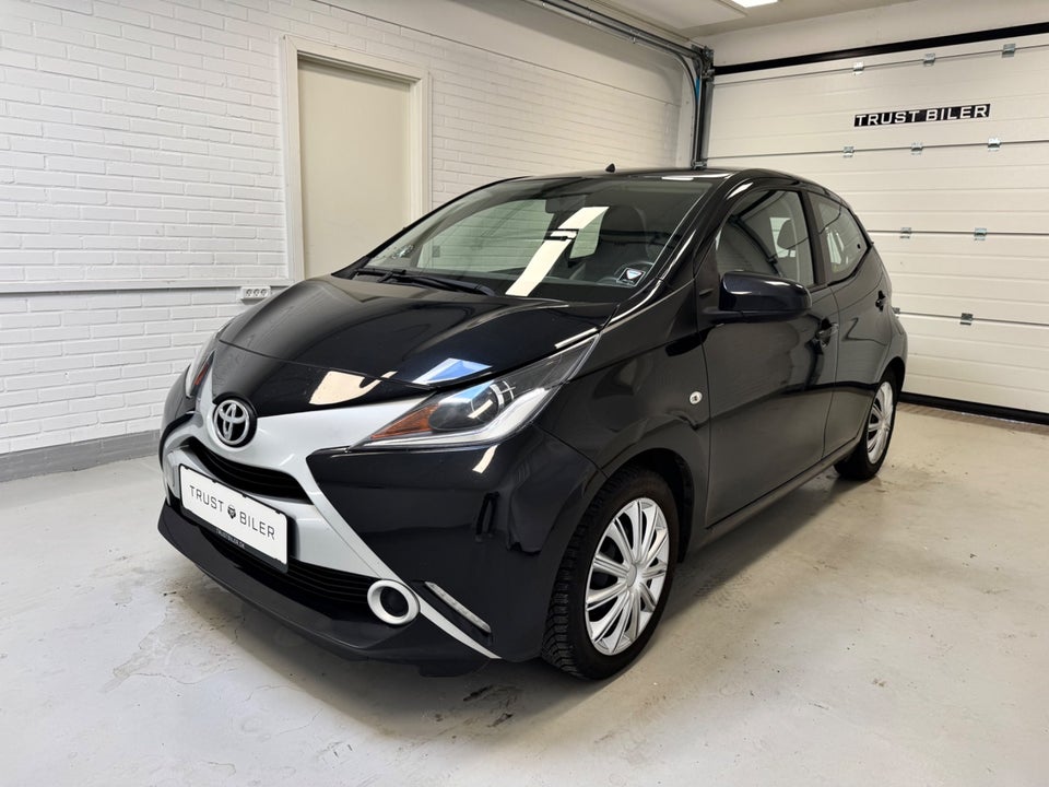 Toyota Aygo 1,0 VVT-i x-play 5d