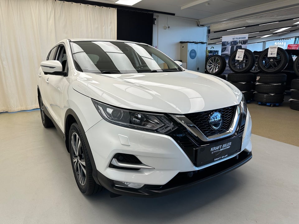 Nissan Qashqai 1,3 Dig-T 140 N-Connecta 5d