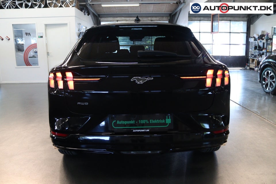 Ford Mustang Mach-E 70 Premium Standard Range AWD 5d