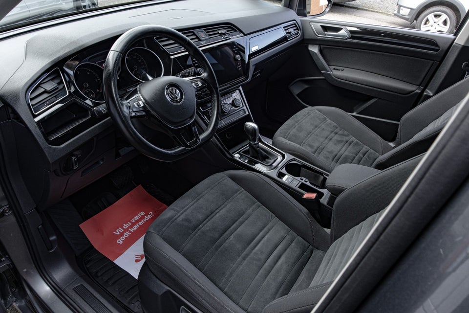 VW Touran 2,0 TDi 150 Highline DSG 7prs 5d