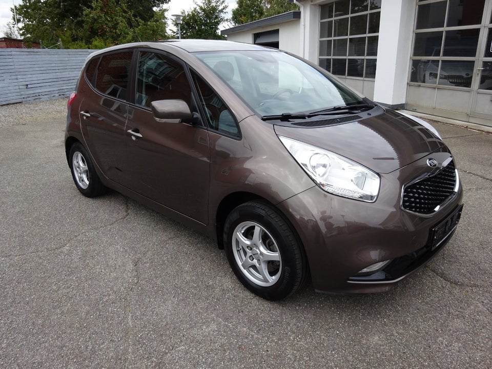 Kia Venga 1,4 CVVT Premium 5d