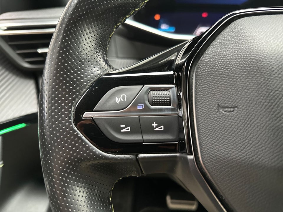 Peugeot e-2008 50 GT Pack 5d