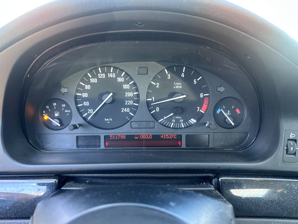 BMW 520i 2,2  4d