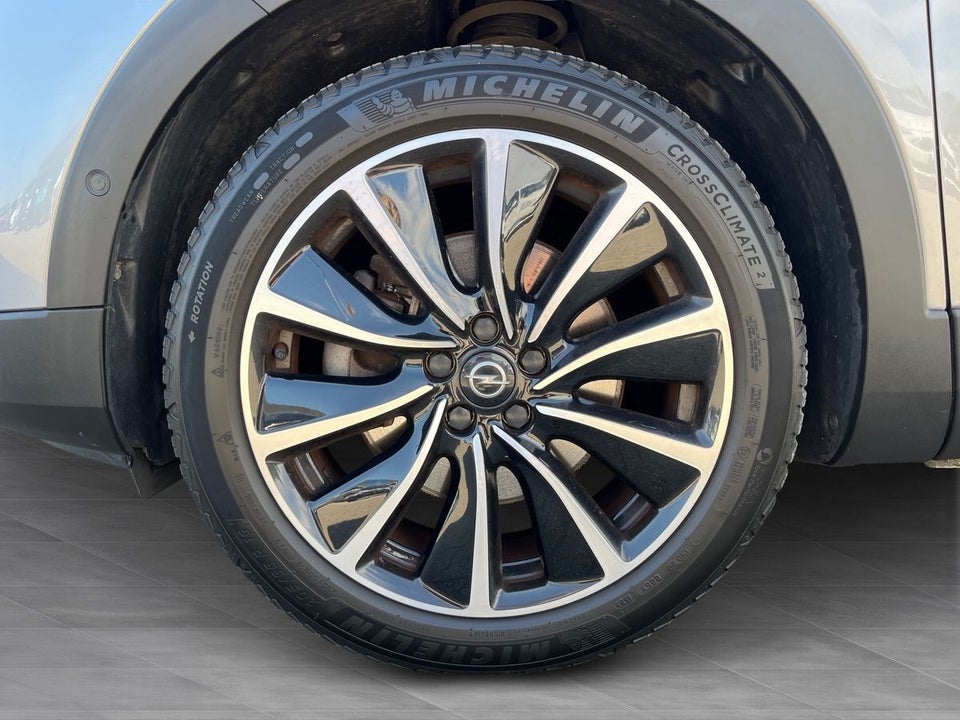 Opel Grandland X 1,6 Hybrid Ultimate aut. 5d
