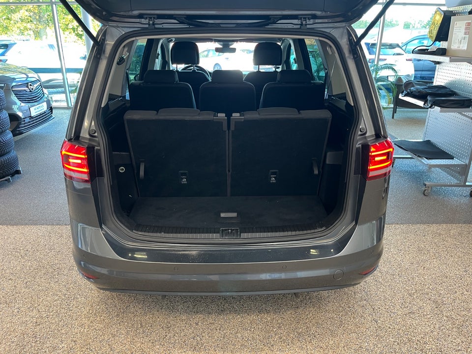 VW Touran 1,6 TDi 115 Comfortline DSG 7prs 5d