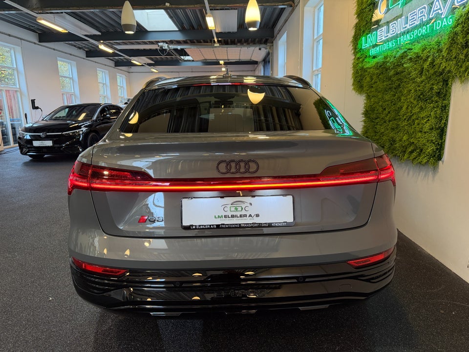 Audi Q8 e-tron 50 Advanced quattro 5d