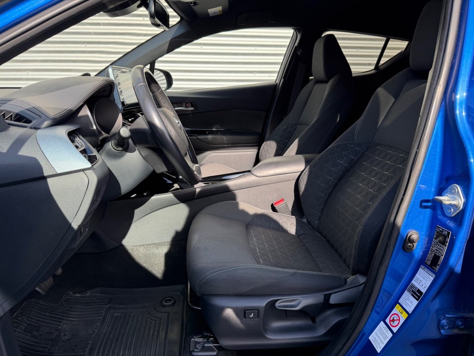 Toyota C-HR 2,0 Hybrid C-LUB Premium CVT 5d