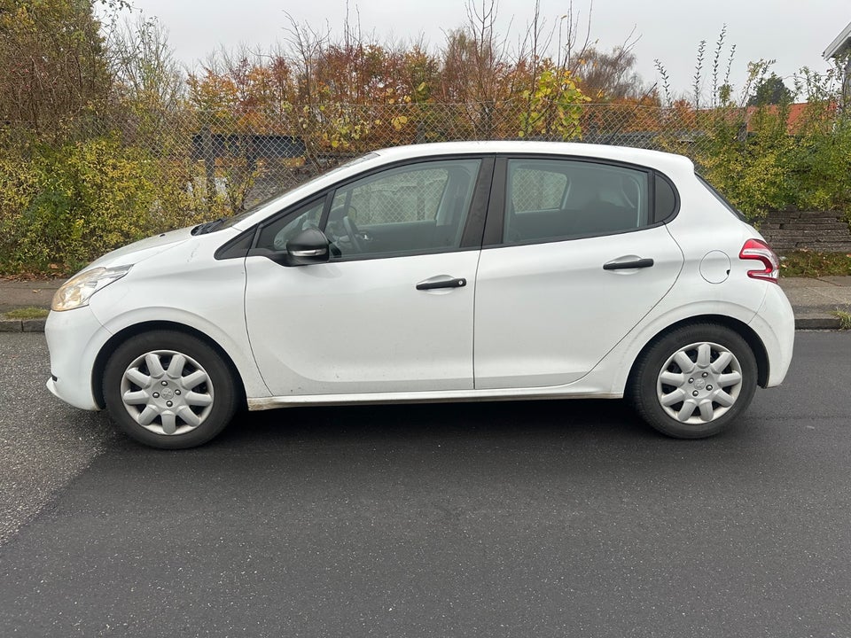 Peugeot 208 1,0 VTi Access 5d