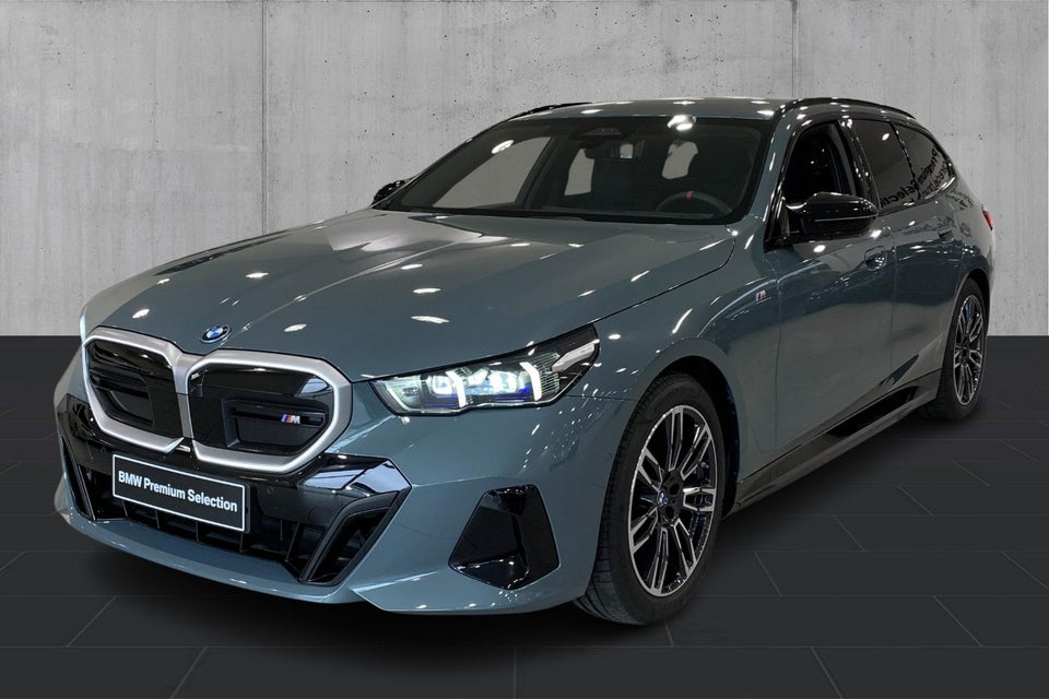 BMW i5 M60 Touring xDrive 5d