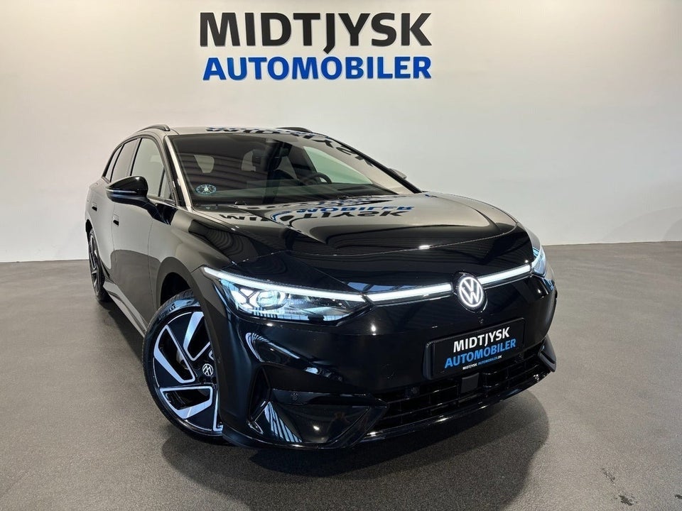 VW ID.7 77 Black Style Tourer 5d