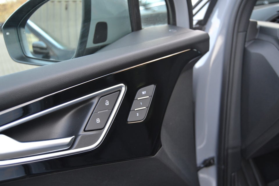 Audi Q4 e-tron 50 S-line quattro 5d