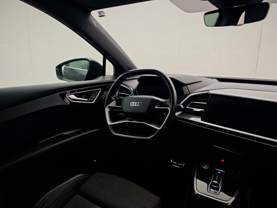Audi Q4 e-tron 40 S-line Sportback 5d