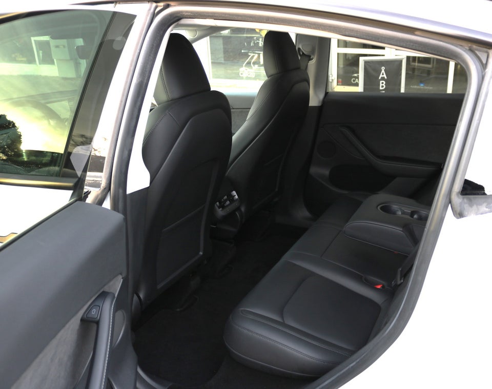 Tesla Model Y RWD 5d