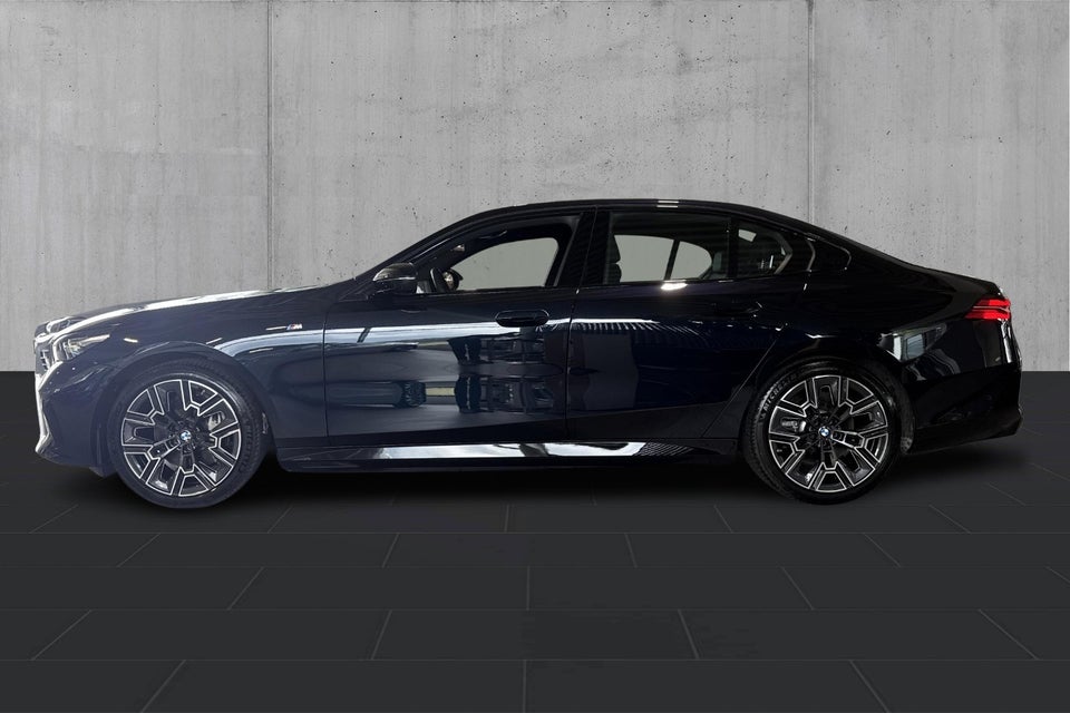 BMW i5 eDrive40 Fully Charged M-Sport 4d