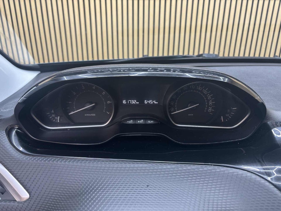 Peugeot 2008 1,2 VTi 82 Active 5d