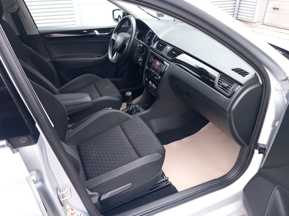 Skoda Rapid 1,0 TSi 95 Ambition Spaceback 5d