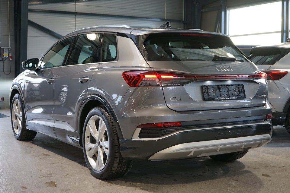 Audi Q4 e-tron 40 S-line 5d
