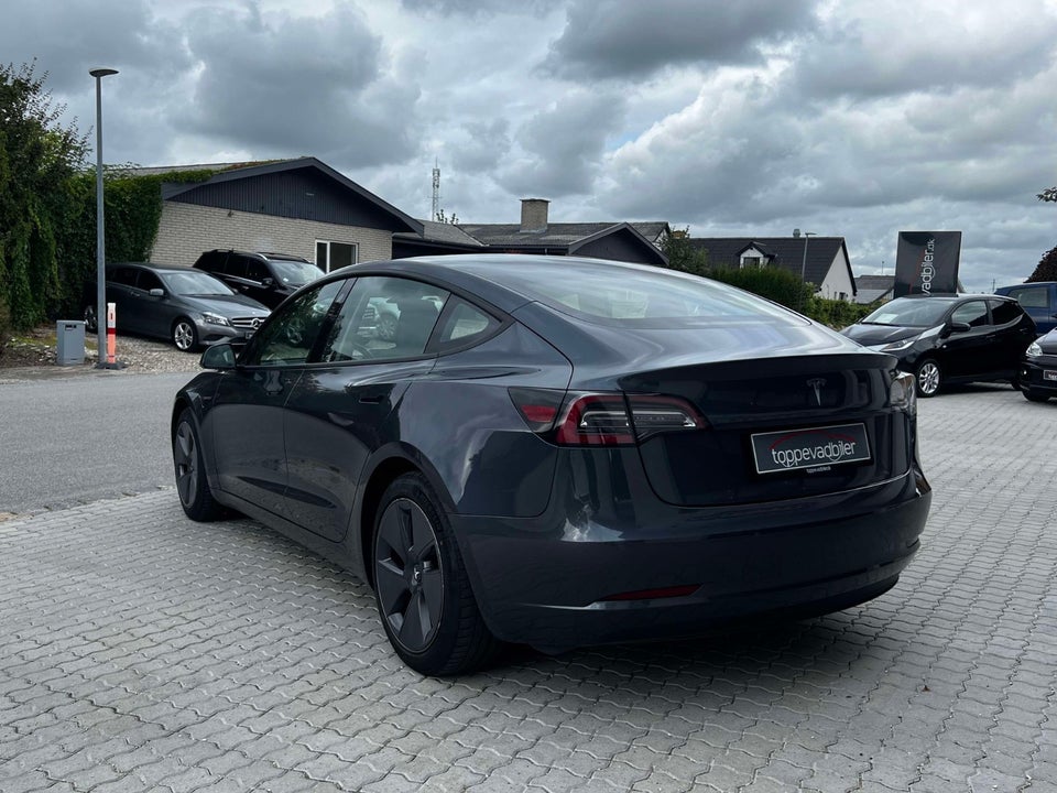 Tesla Model 3 Standard Range+ RWD 4d