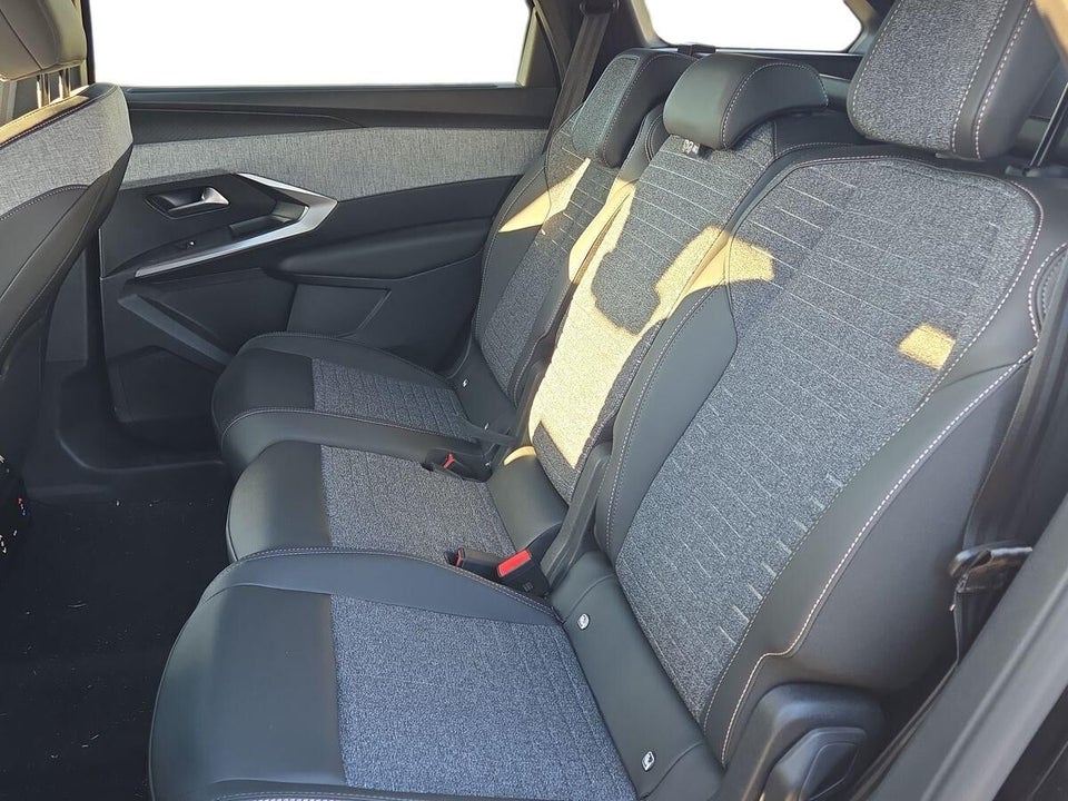 Peugeot e-5008 77 Allure 7prs 5d