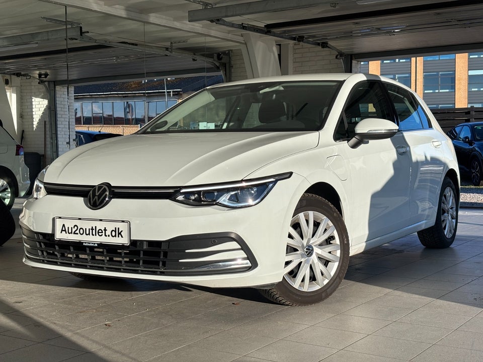 VW Golf VIII 1,4 eHybrid DSG 5d