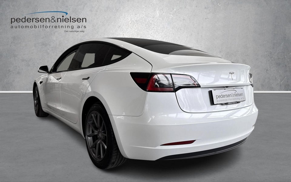 Tesla Model 3 Standard Range+ RWD 4d