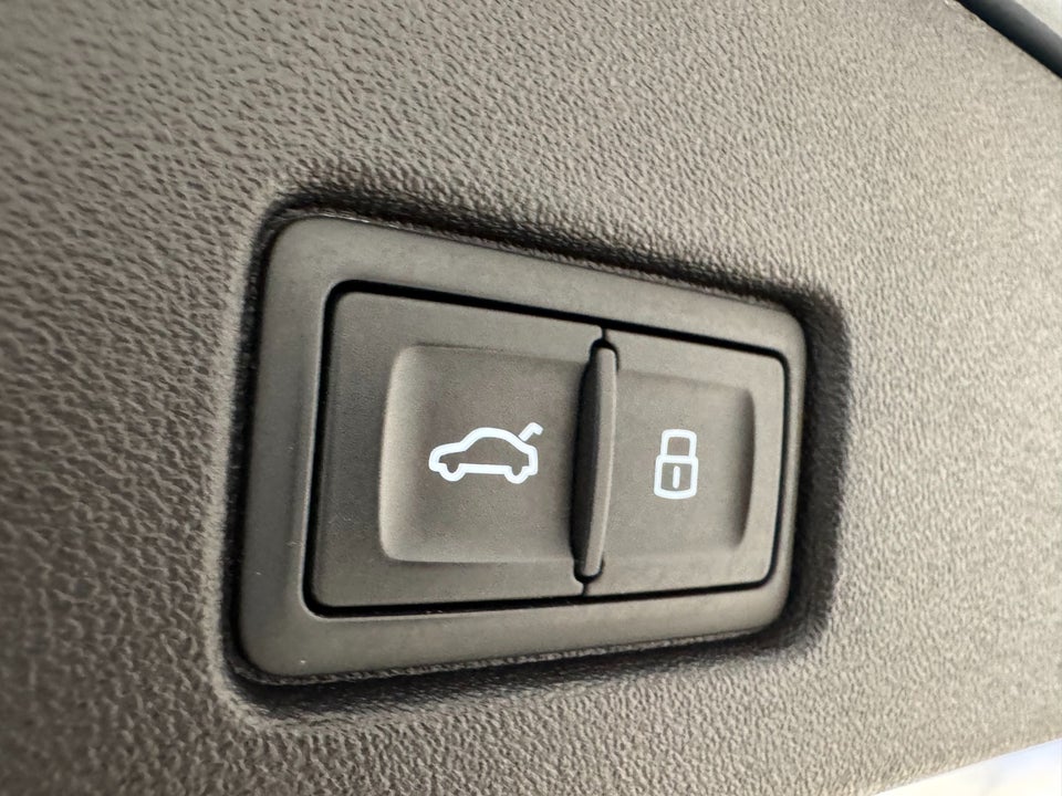 Audi Q4 e-tron 45 quattro 5d