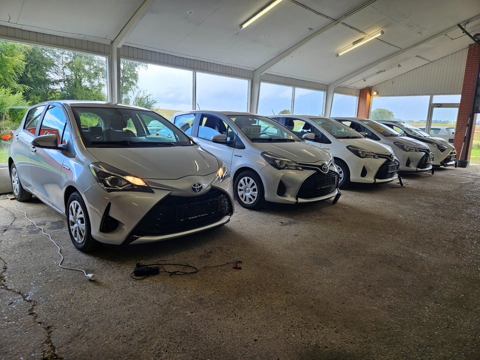 Toyota Yaris 1,5 Hybrid H3 Limited e-CVT 5d