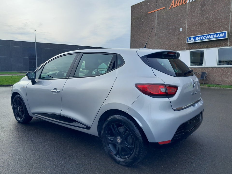 Renault Clio IV 0,9 TCe 90 Expression 5d