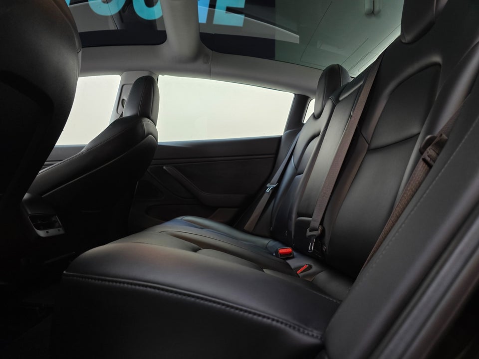 Tesla Model 3 Long Range AWD 4d