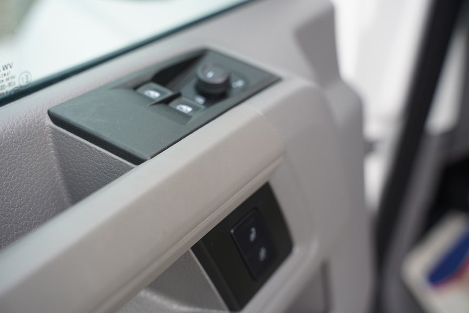 VW Crafter 35 2,0 TDi 140 Kassevogn L3H2