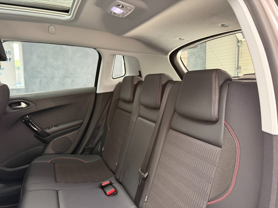 Peugeot 2008 1,5 BlueHDi 120 GT Line Sky EAT6 5d
