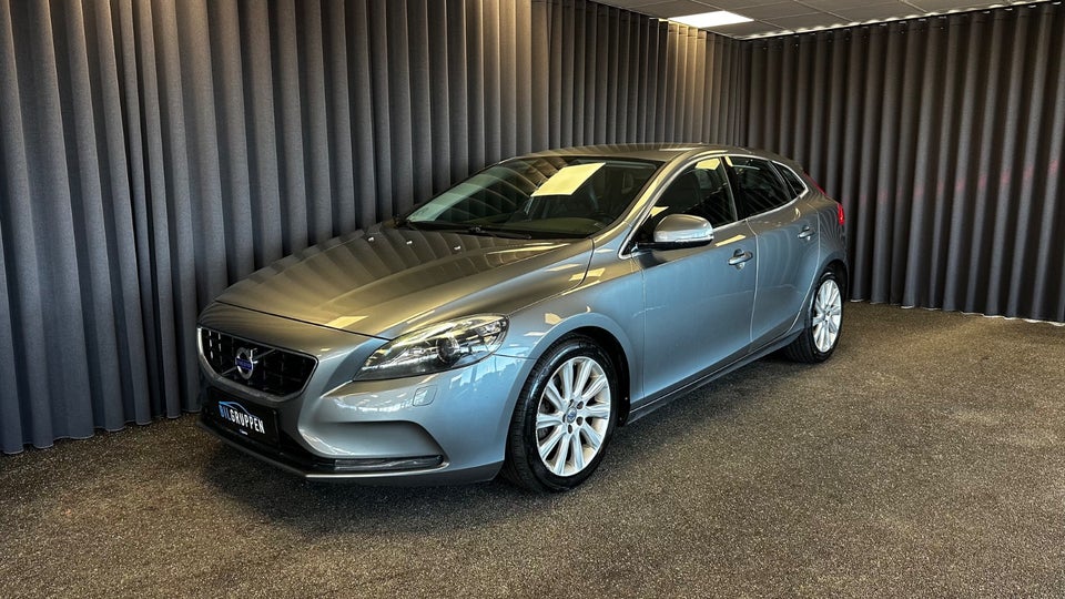 Volvo V40 1,6 D2 115 Momentum aut. 5d