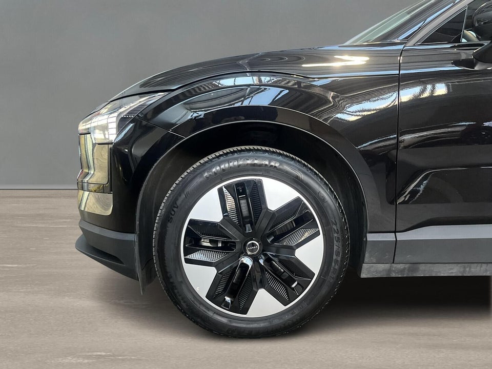 Volvo EX30 Standard Range Plus 5d