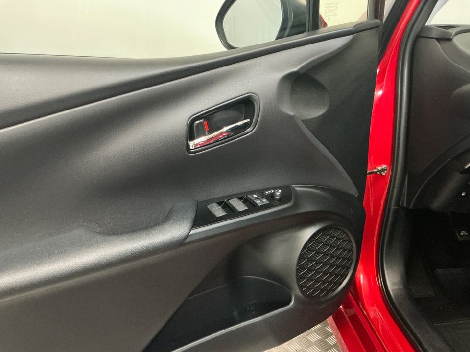 Toyota Prius 1,8 Plug-in Hybrid Solar MDS 5d