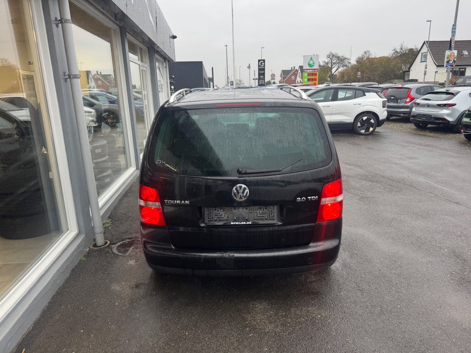 VW Touran 2,0 TDi 140 Trendline 5d