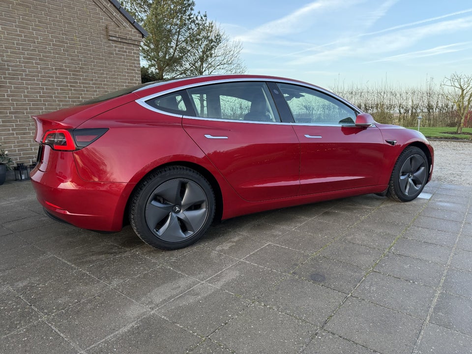 Tesla Model 3 Long Range AWD 4d