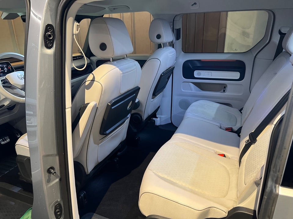 VW ID.Buzz 77 Pro SWB 5d