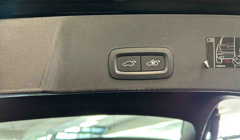 Volvo XC40 P8 ReCharge Twin R-Design 5d