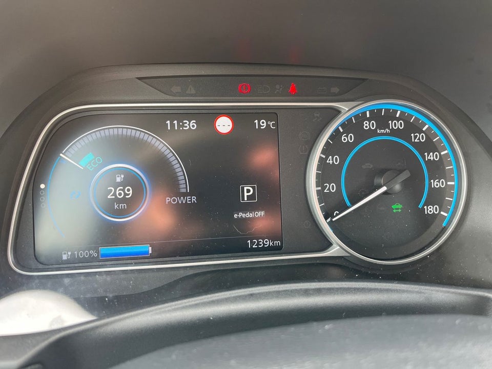 Nissan Leaf 39 Acenta 5d