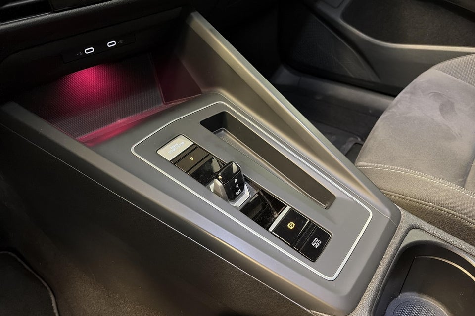 VW Golf VIII 1,5 eTSi 150 Style Variant DSG 5d