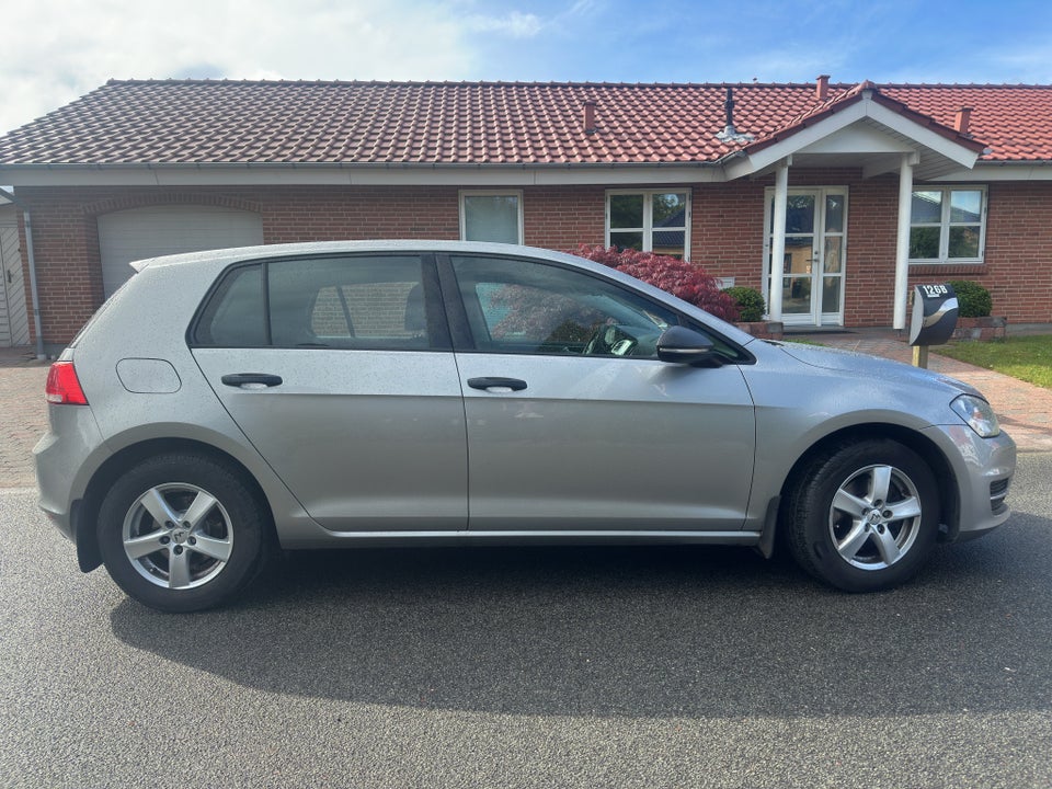 VW Golf VII 1,2 TSi 85 Startline BMT 5d
