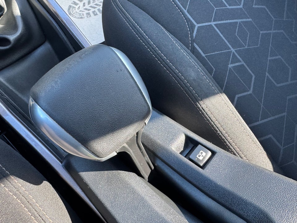 Peugeot 2008 1,6 e-HDi 92 Active Sky 5d