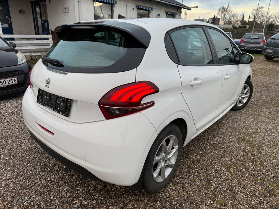 Peugeot 208 1,2 VTi 82 Active 5d