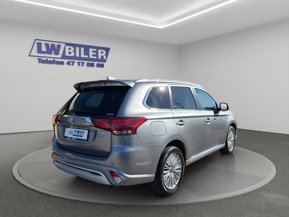 Mitsubishi Outlander 2,4 PHEV Instyle CVT 4WD 5d