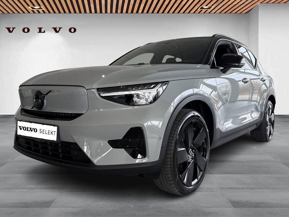 Volvo EX40 Extended Range Black Edition 5d