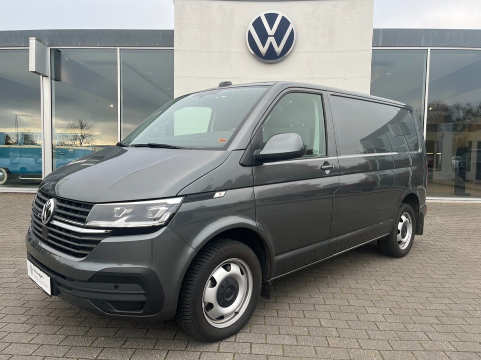 VW Transporter 2,0 TDi 204 Kassevogn DSG kort