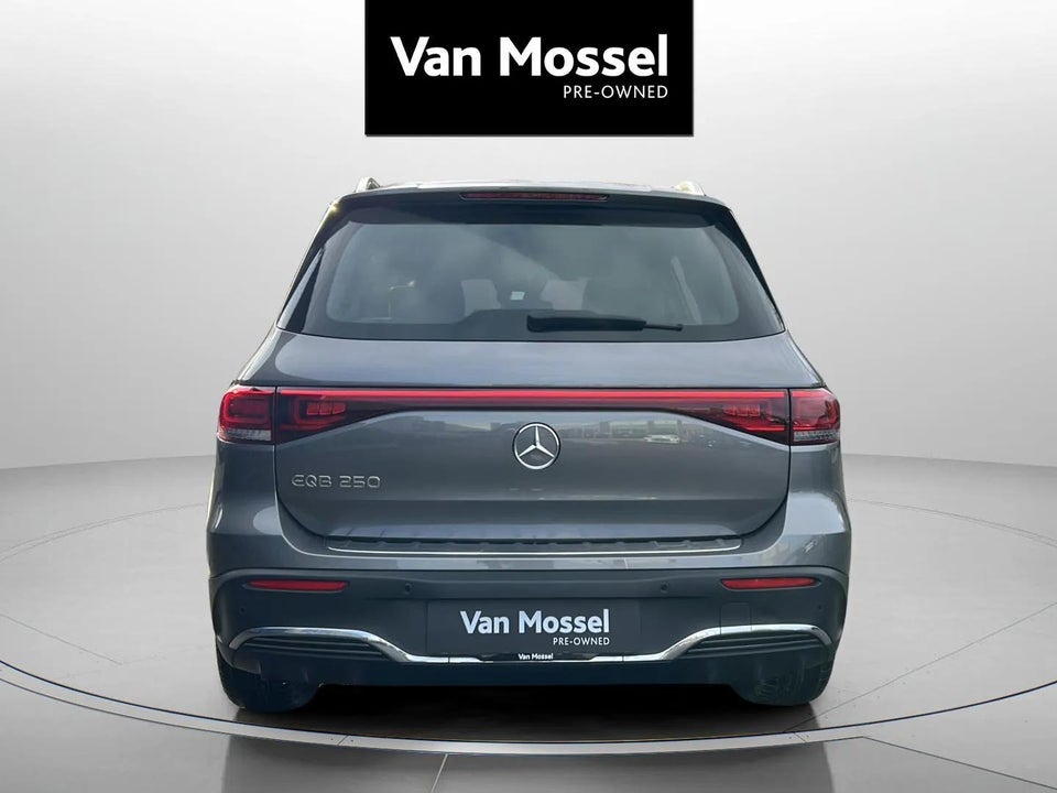 Mercedes EQB250 AMG Line 5d