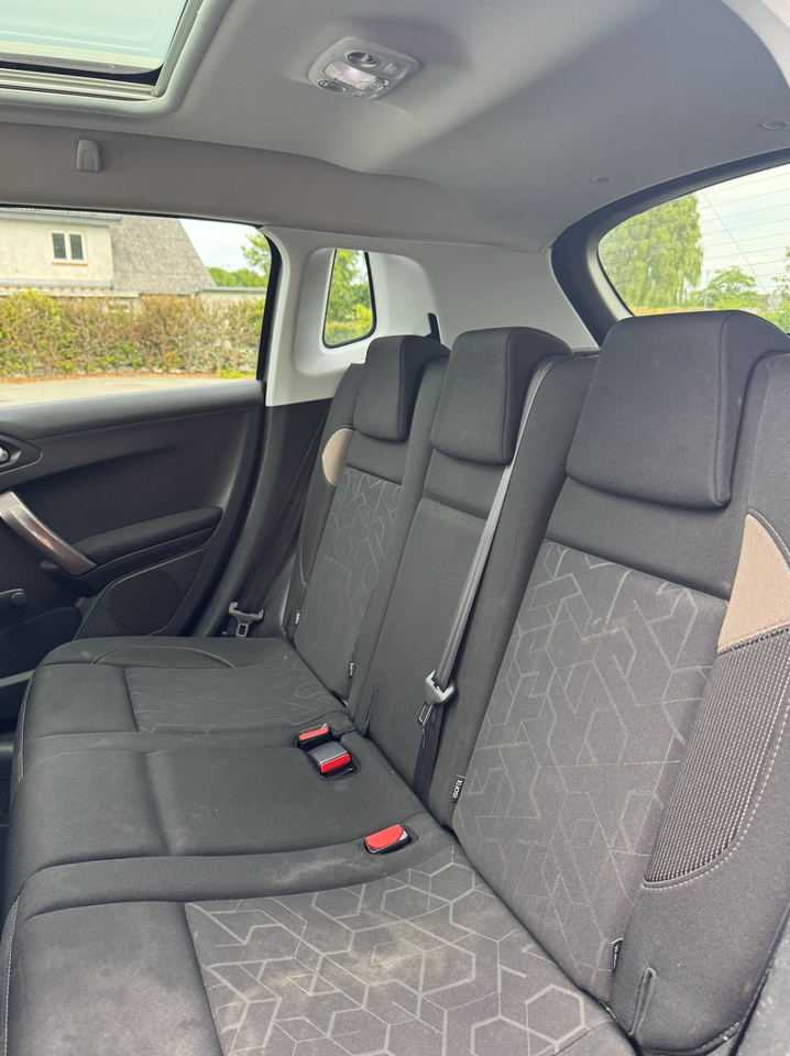 Peugeot 2008 1,2 VTi 82 Active Sky 5d